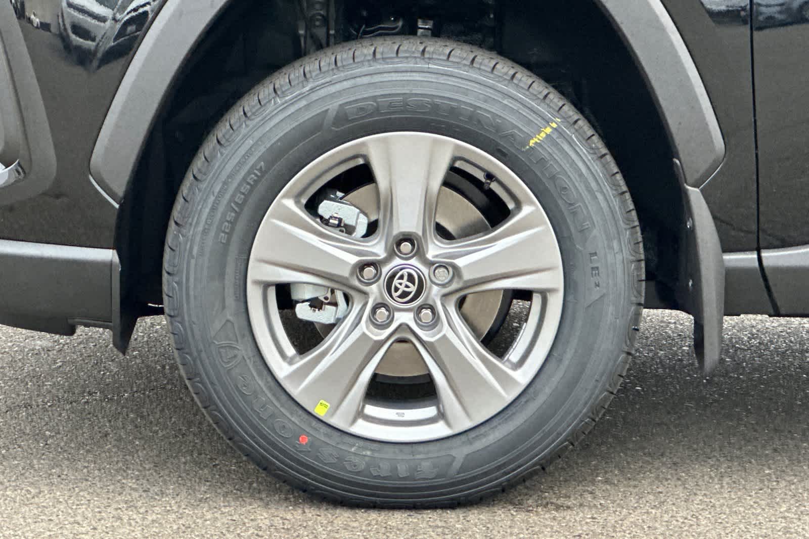 Thumbnail: 2025 Toyota RAV4 - 32