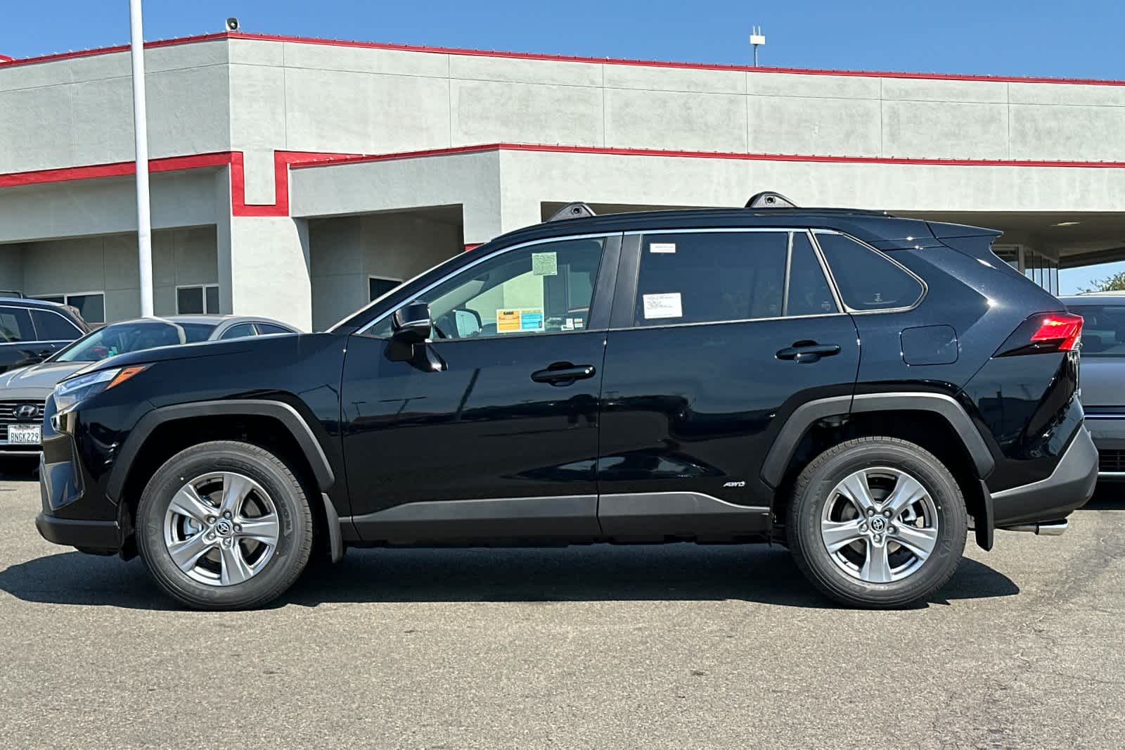 Thumbnail: 2025 Toyota RAV4 - 5