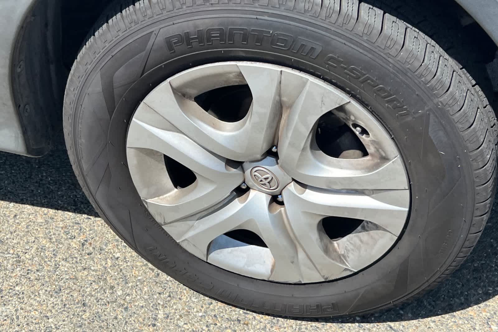 Thumbnail: 2014 Toyota RAV4 - 15