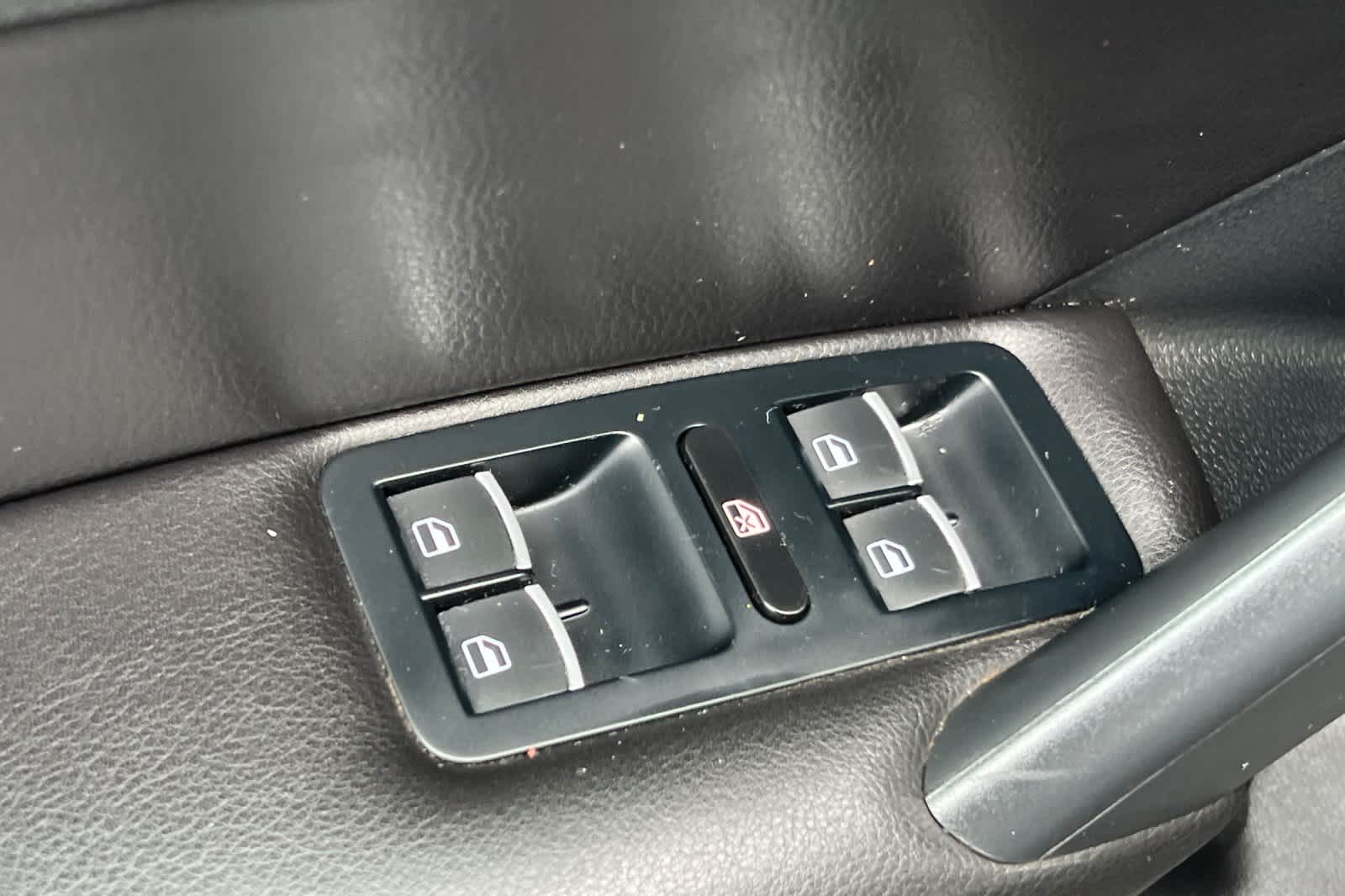 Thumbnail: 2014 Volkswagen Passat - 13