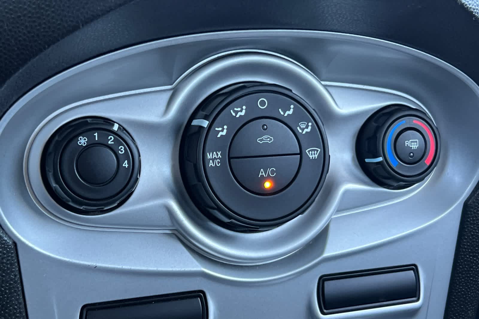 Thumbnail: 2019 Ford Fiesta - 21