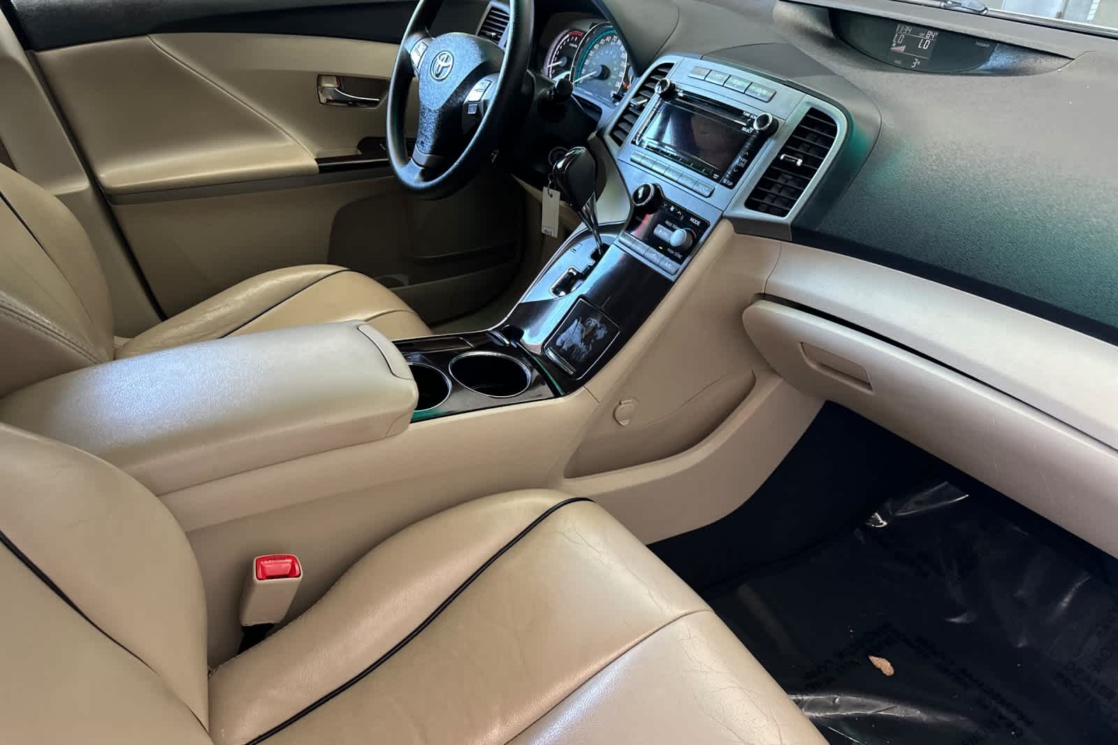 Thumbnail: 2010 Toyota Venza - 17