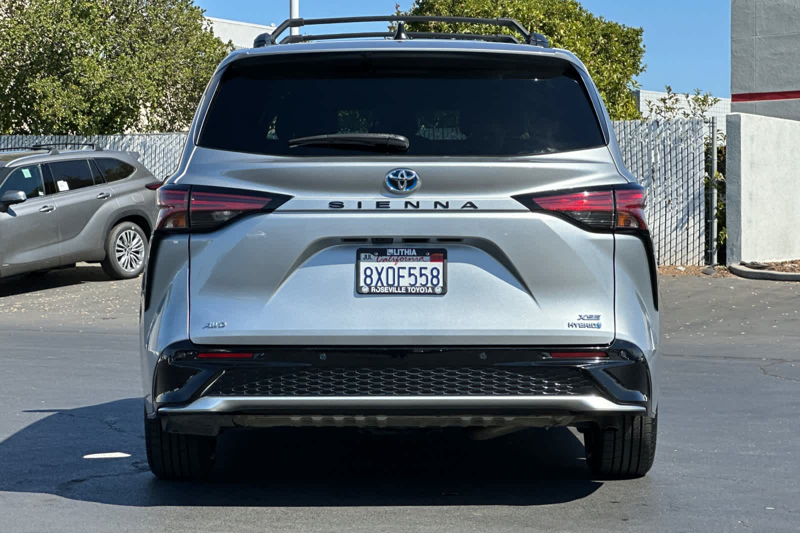 Thumbnail: 2021 Toyota Sienna - 8