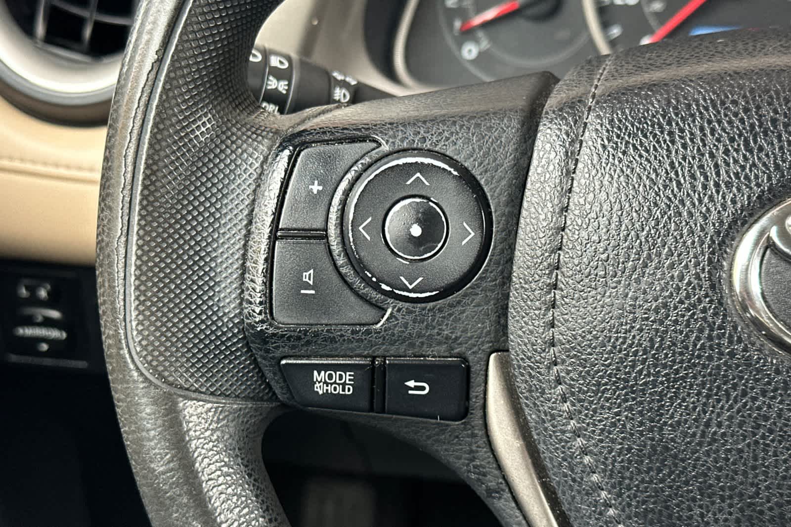 Thumbnail: 2013 Toyota RAV4 - 24