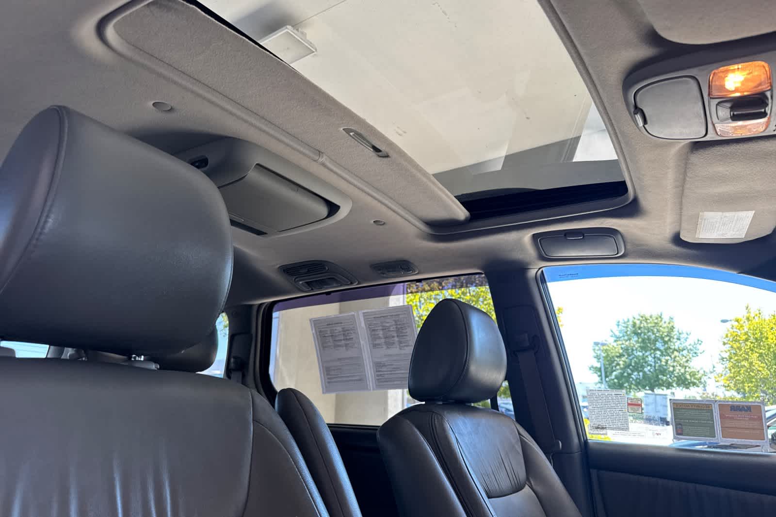 Thumbnail: 2010 Toyota Sienna - 19