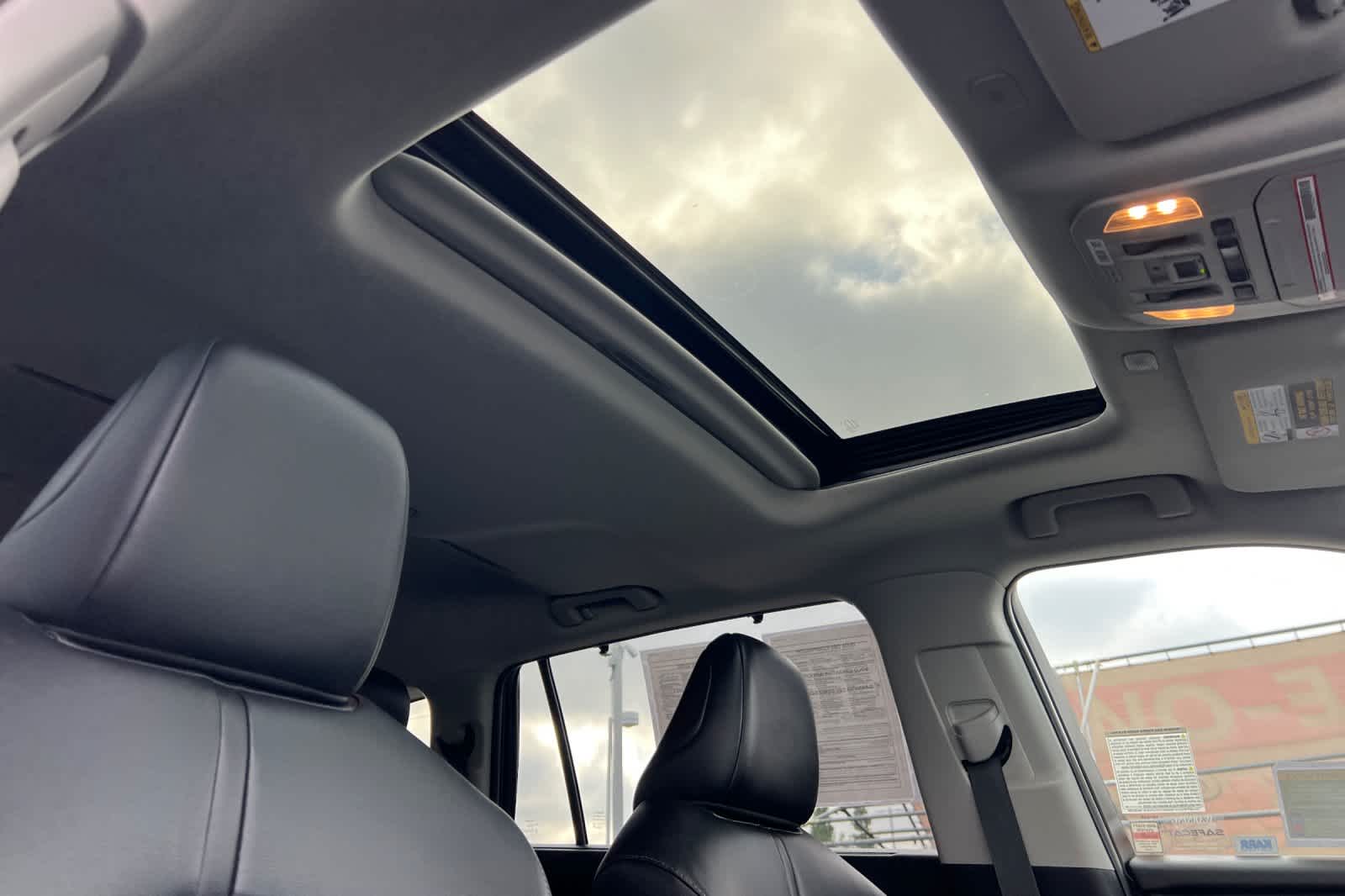 Thumbnail: 2023 Toyota Highlander - 19