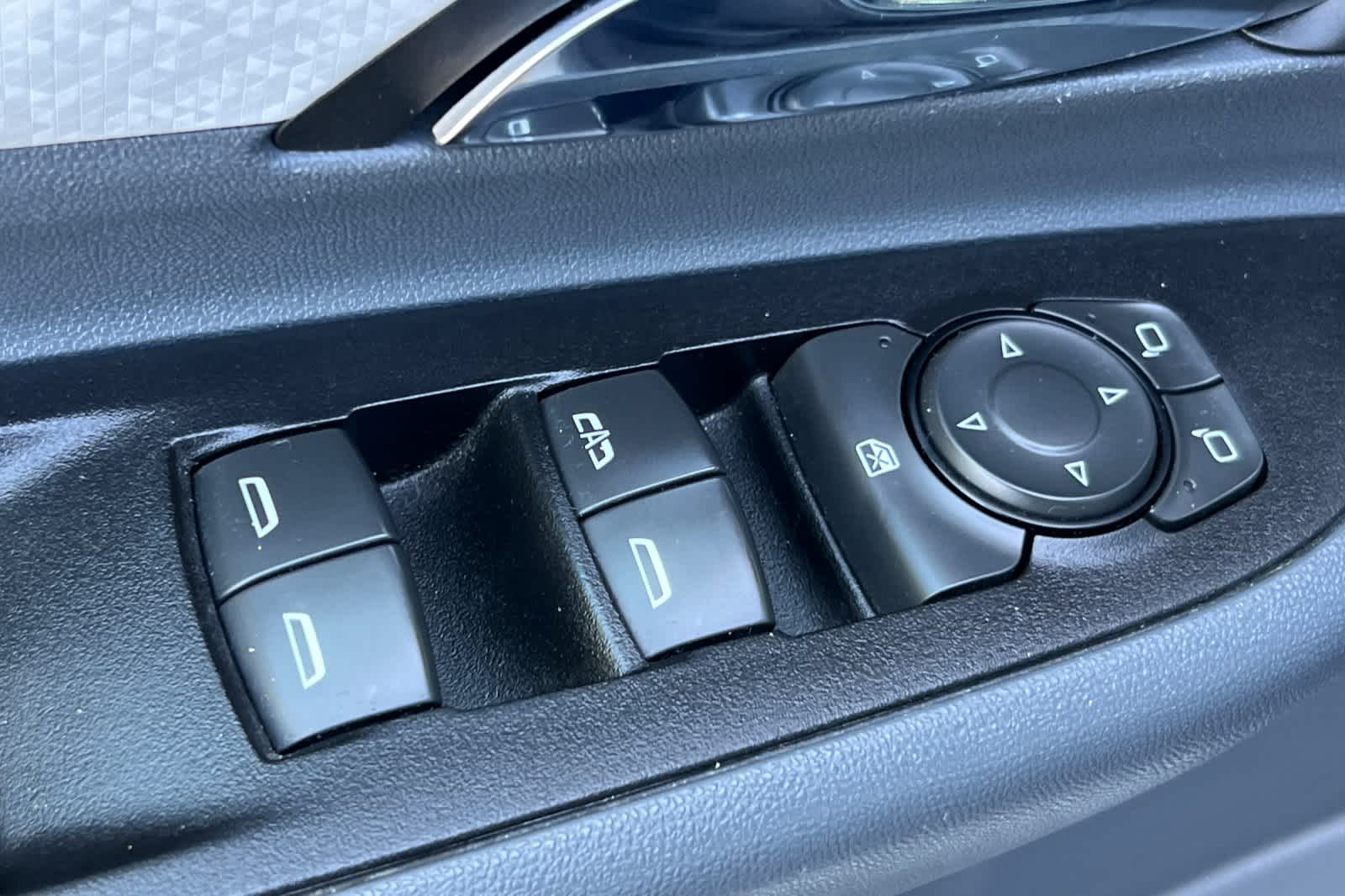 Thumbnail: 2017 Chevrolet Bolt EV - 13