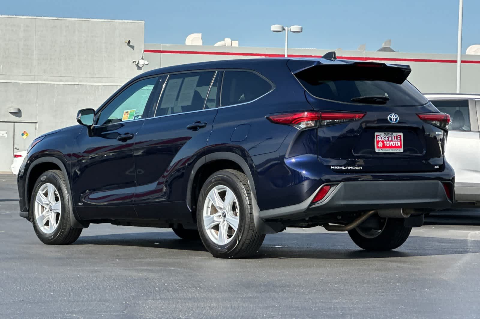 Thumbnail: 2022 Toyota Highlander - 7