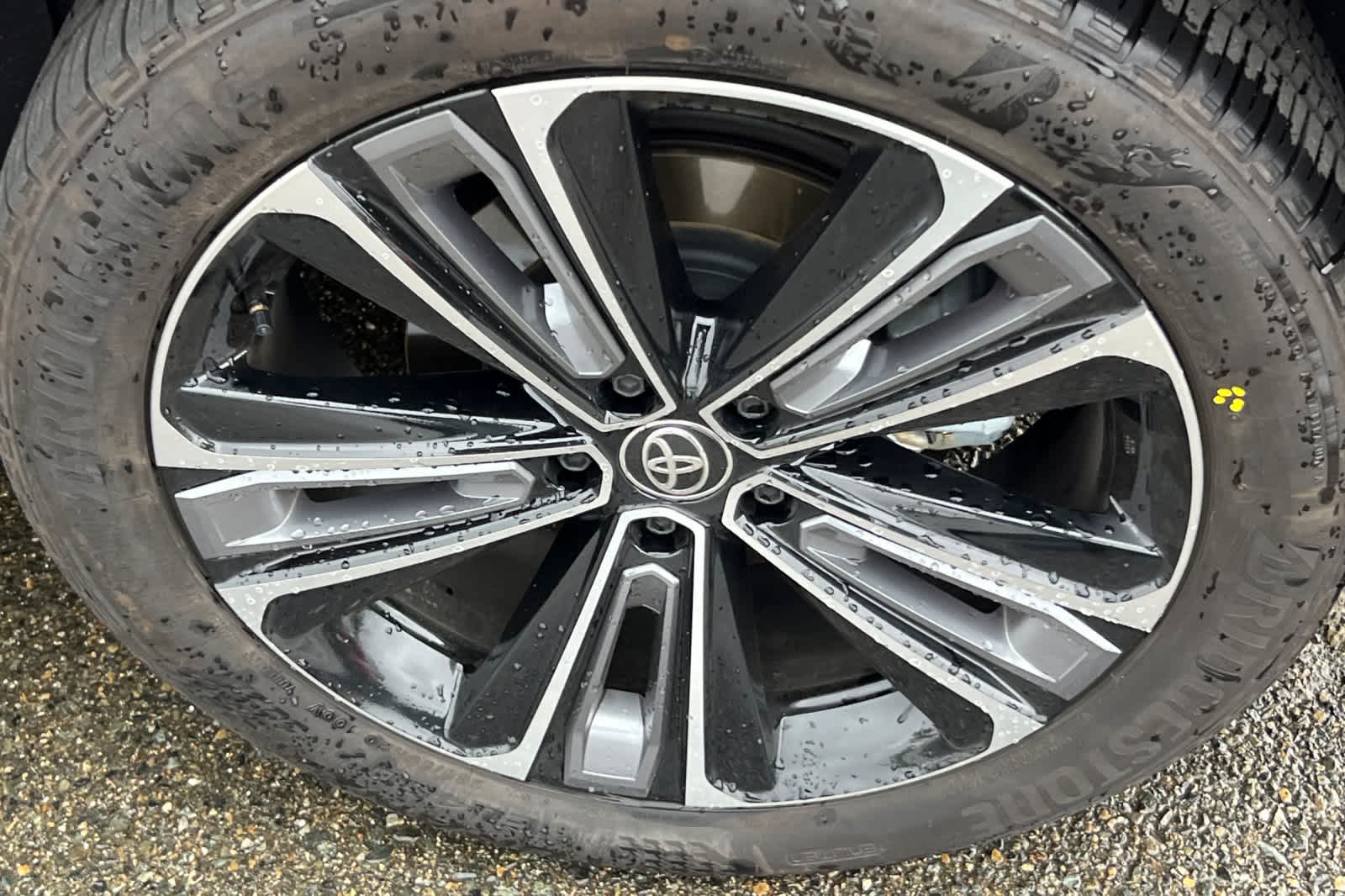 Thumbnail: 2023 Toyota bZ4X - 18