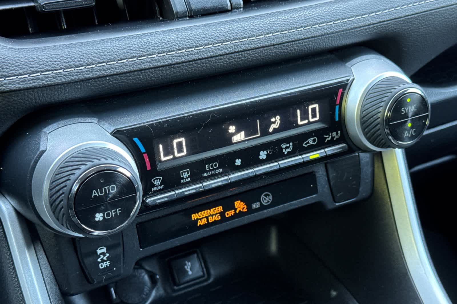 Thumbnail: 2021 Toyota RAV4 - 22