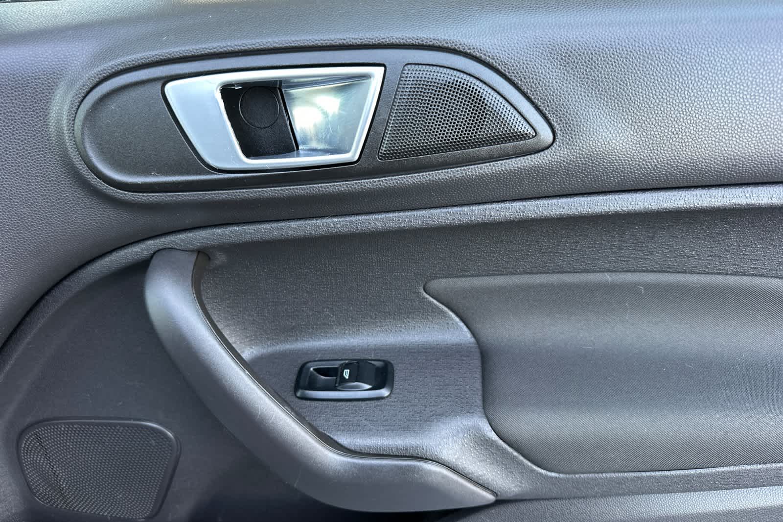 Thumbnail: 2015 Ford Fiesta - 17