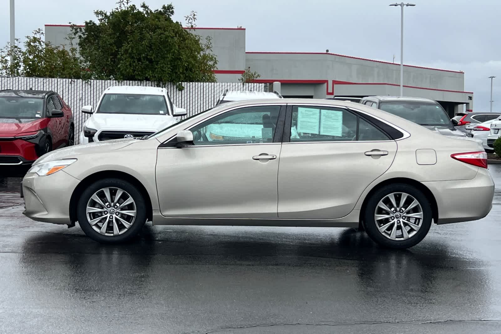 Thumbnail: 2016 Toyota Camry - 9