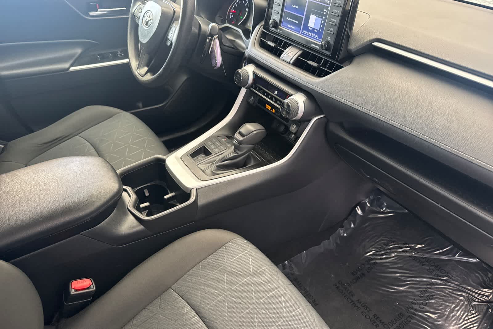 Thumbnail: 2022 Toyota RAV4 - 16