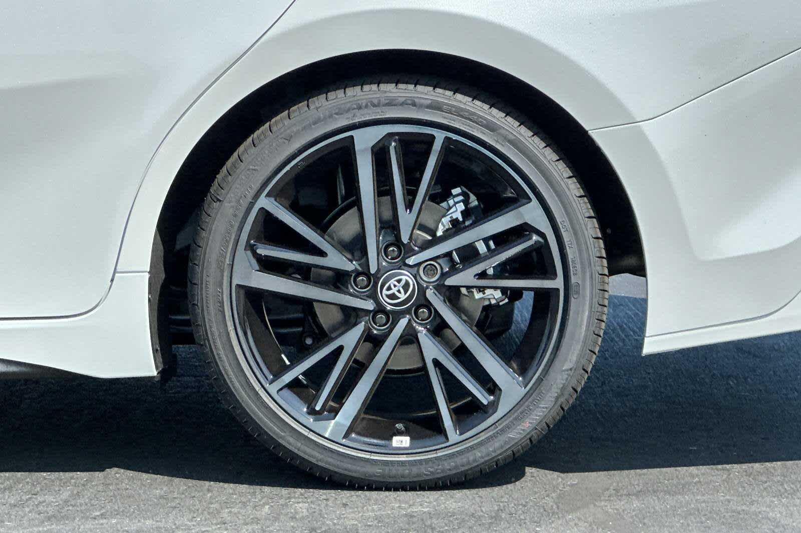 2025 Toyota Camry XSE 31