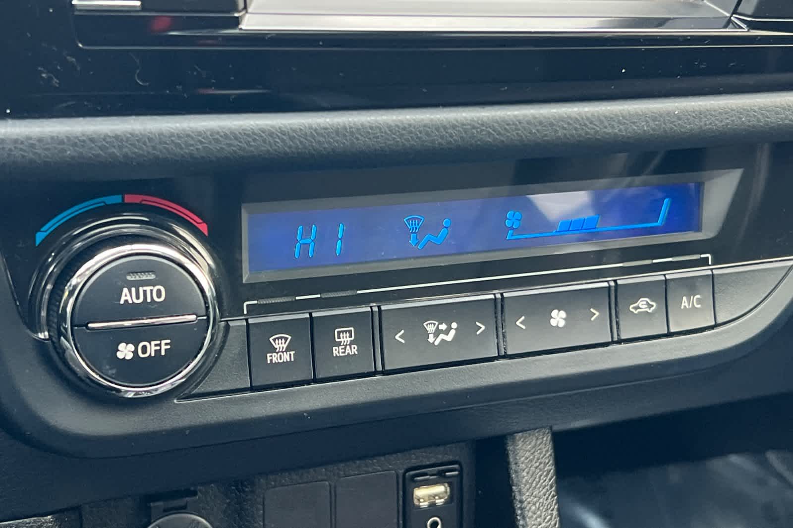 Thumbnail: 2014 Toyota Corolla - 20