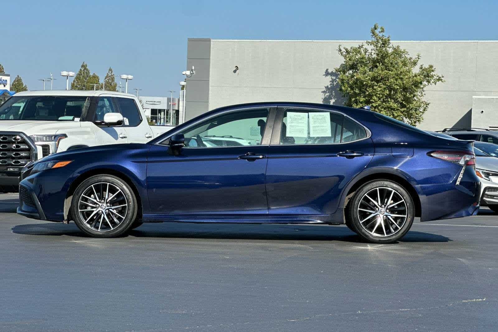 Thumbnail: 2022 Toyota Camry - 9