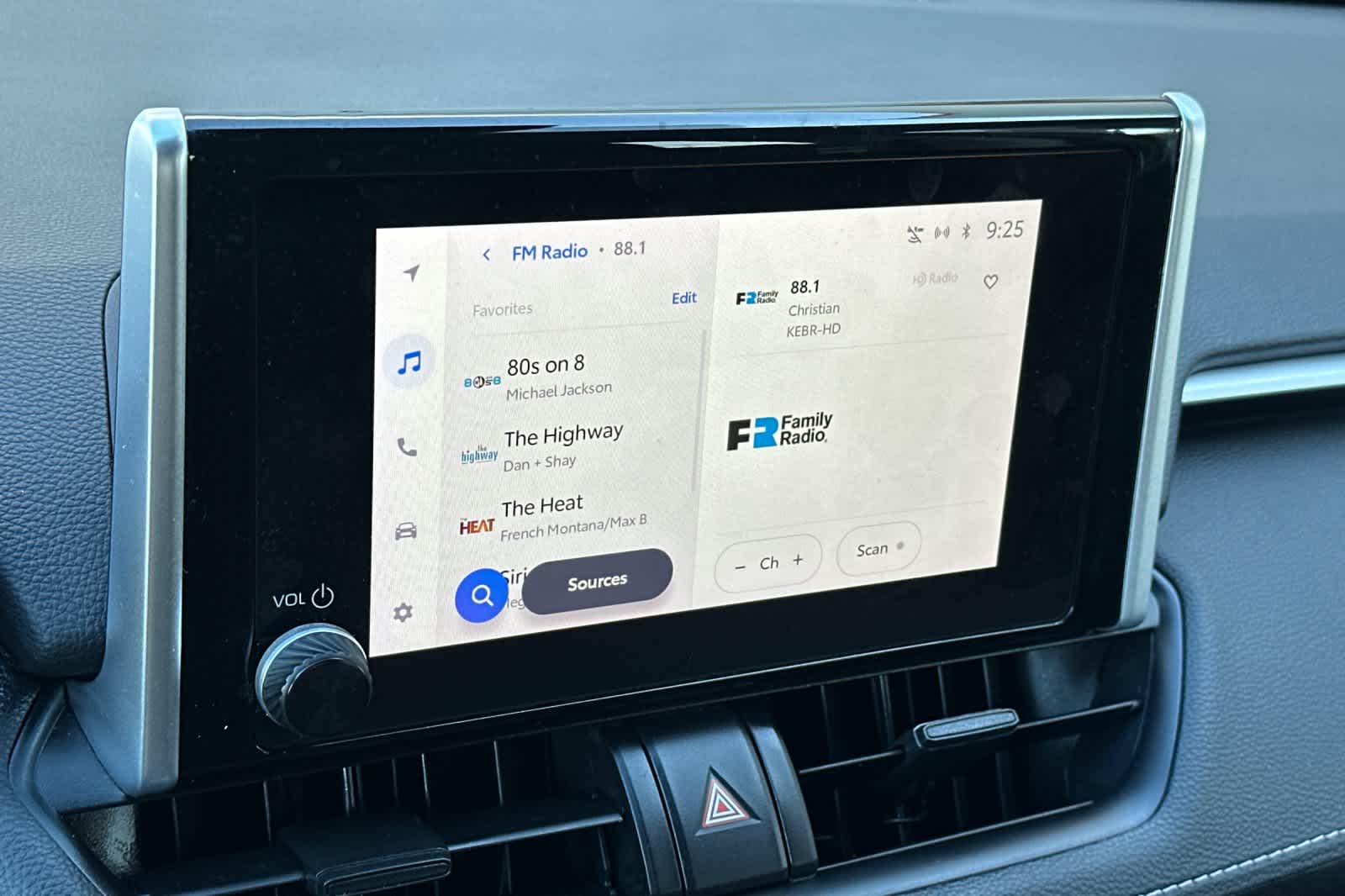 Thumbnail: 2023 Toyota RAV4 - 20