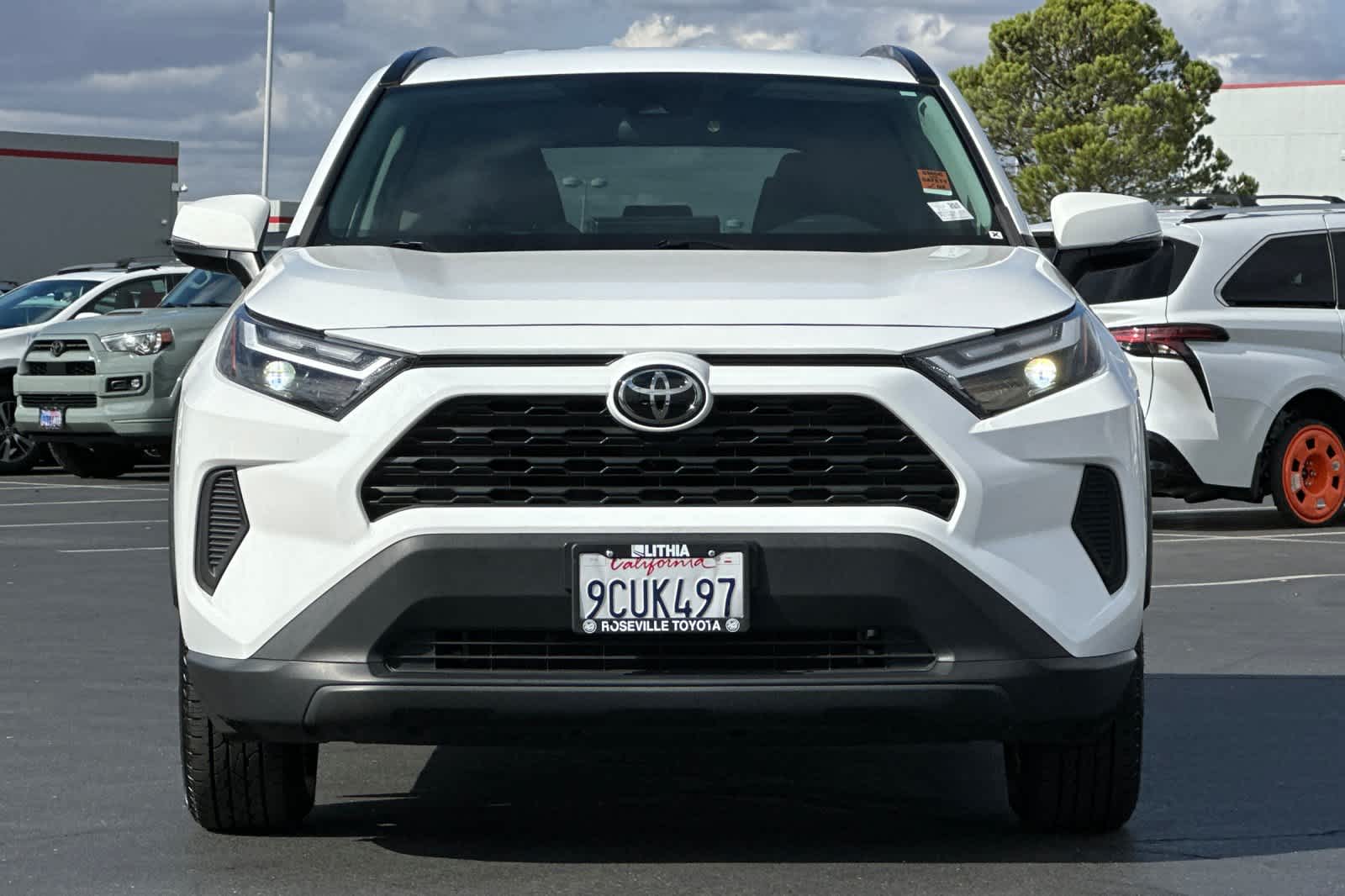 Thumbnail: 2022 Toyota RAV4 - 10