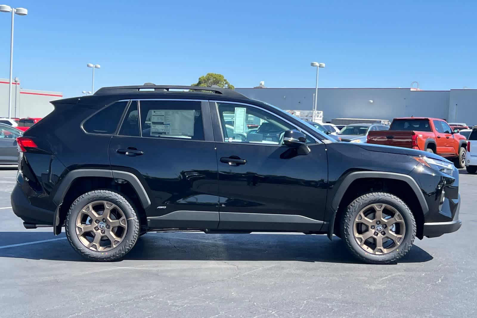 2025 Toyota RAV4 Woodland Edition 8