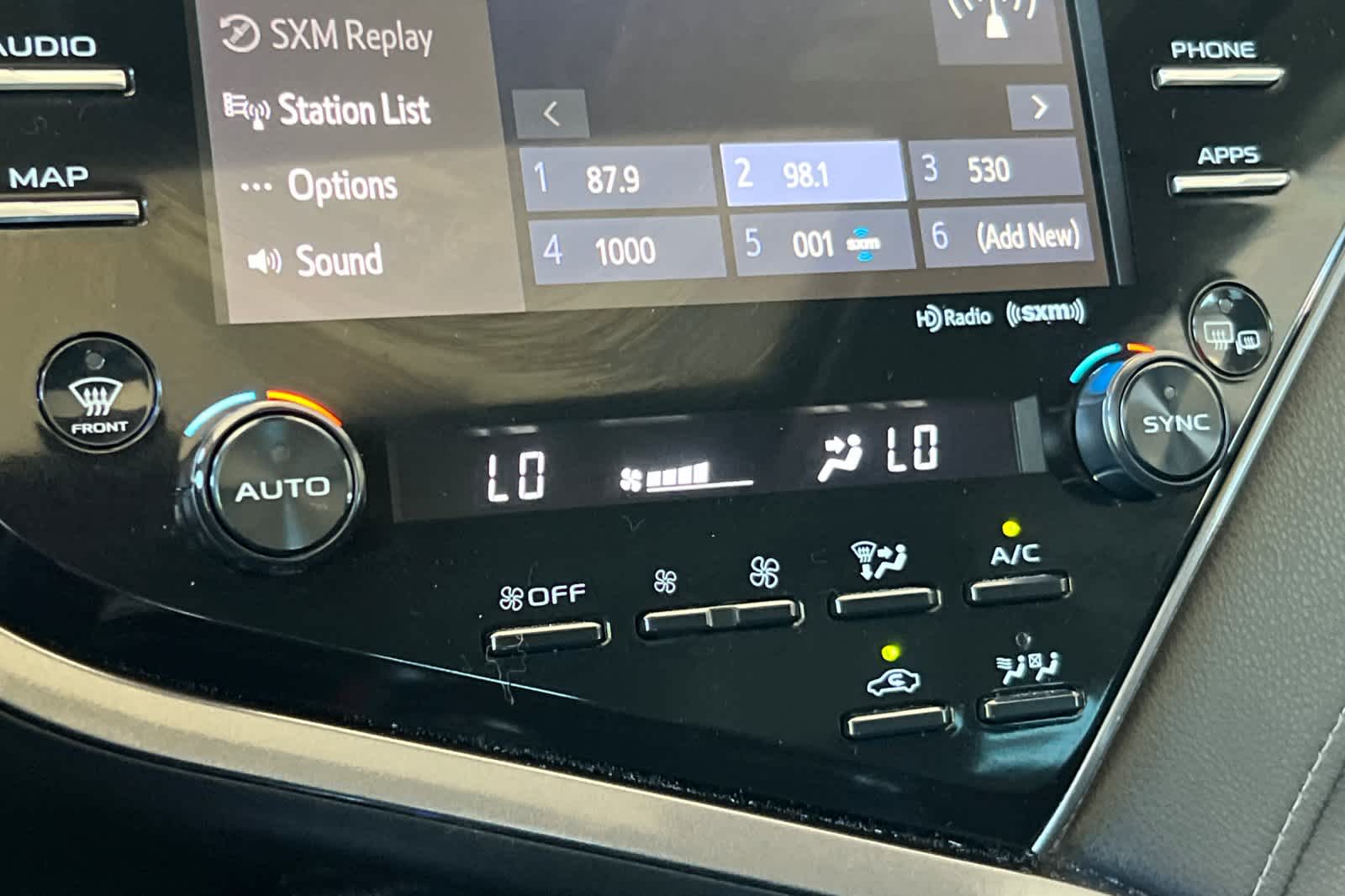 Thumbnail: 2019 Toyota Camry - 20