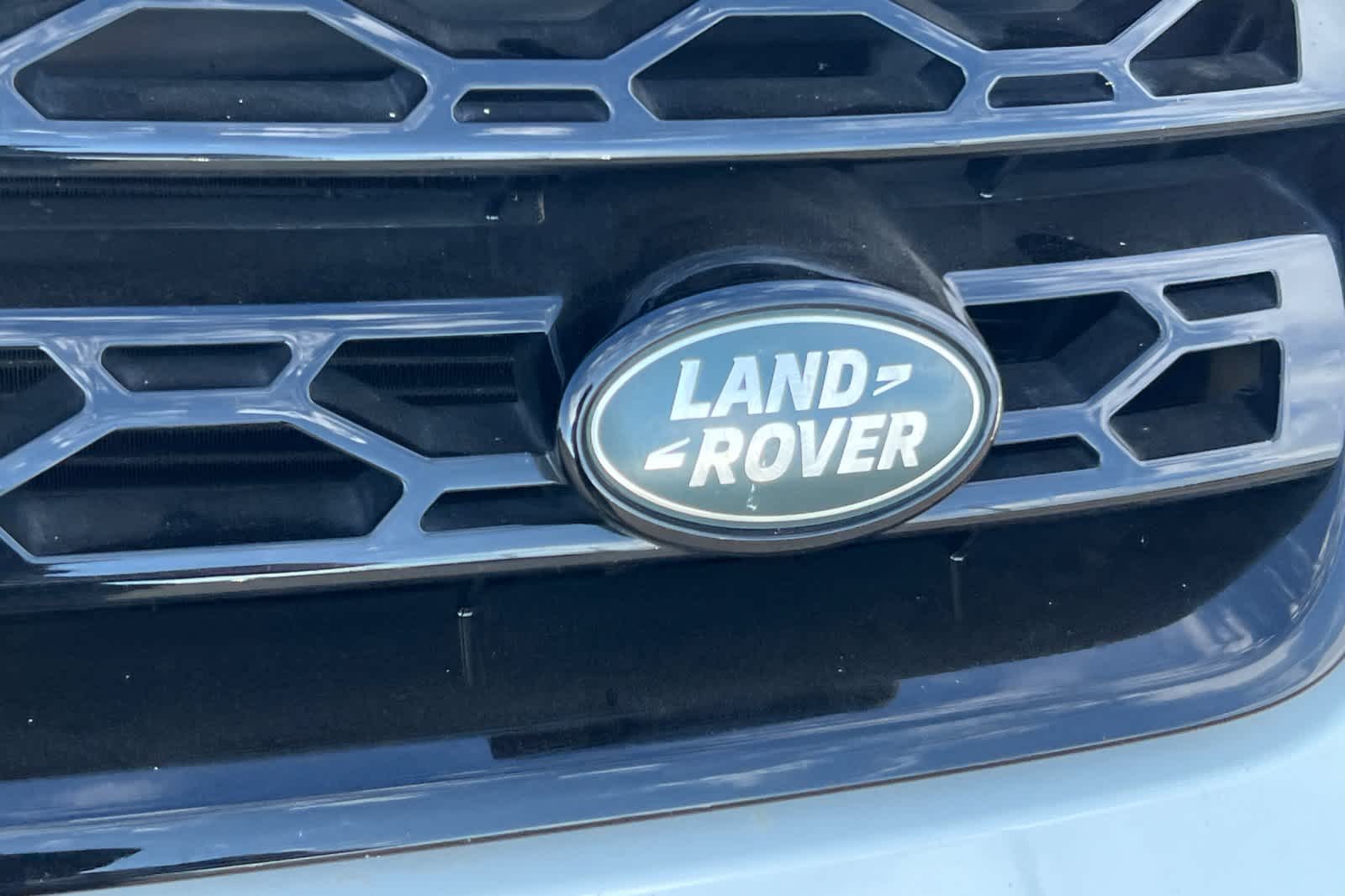 Thumbnail: 2015 Land Rover Discovery Sport - 10