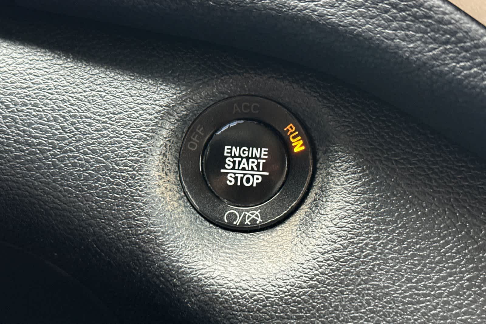 Thumbnail: 2017 Jeep Cherokee - 24