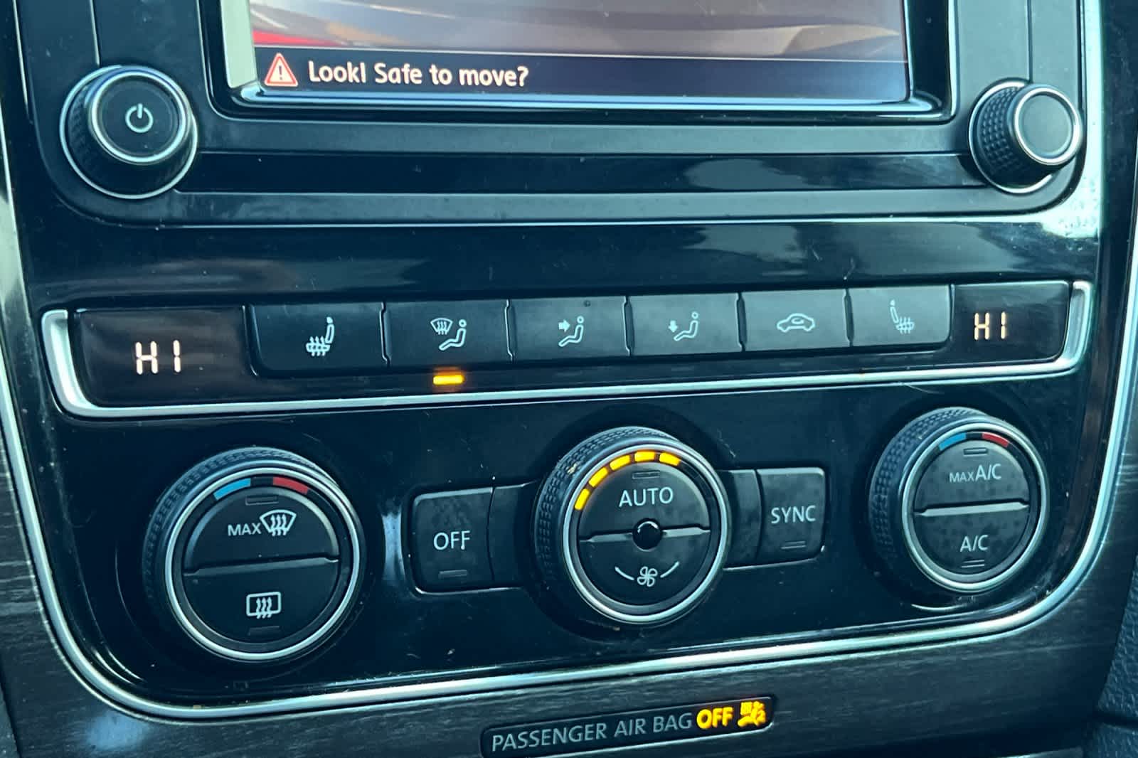 Thumbnail: 2018 Volkswagen Passat - 21