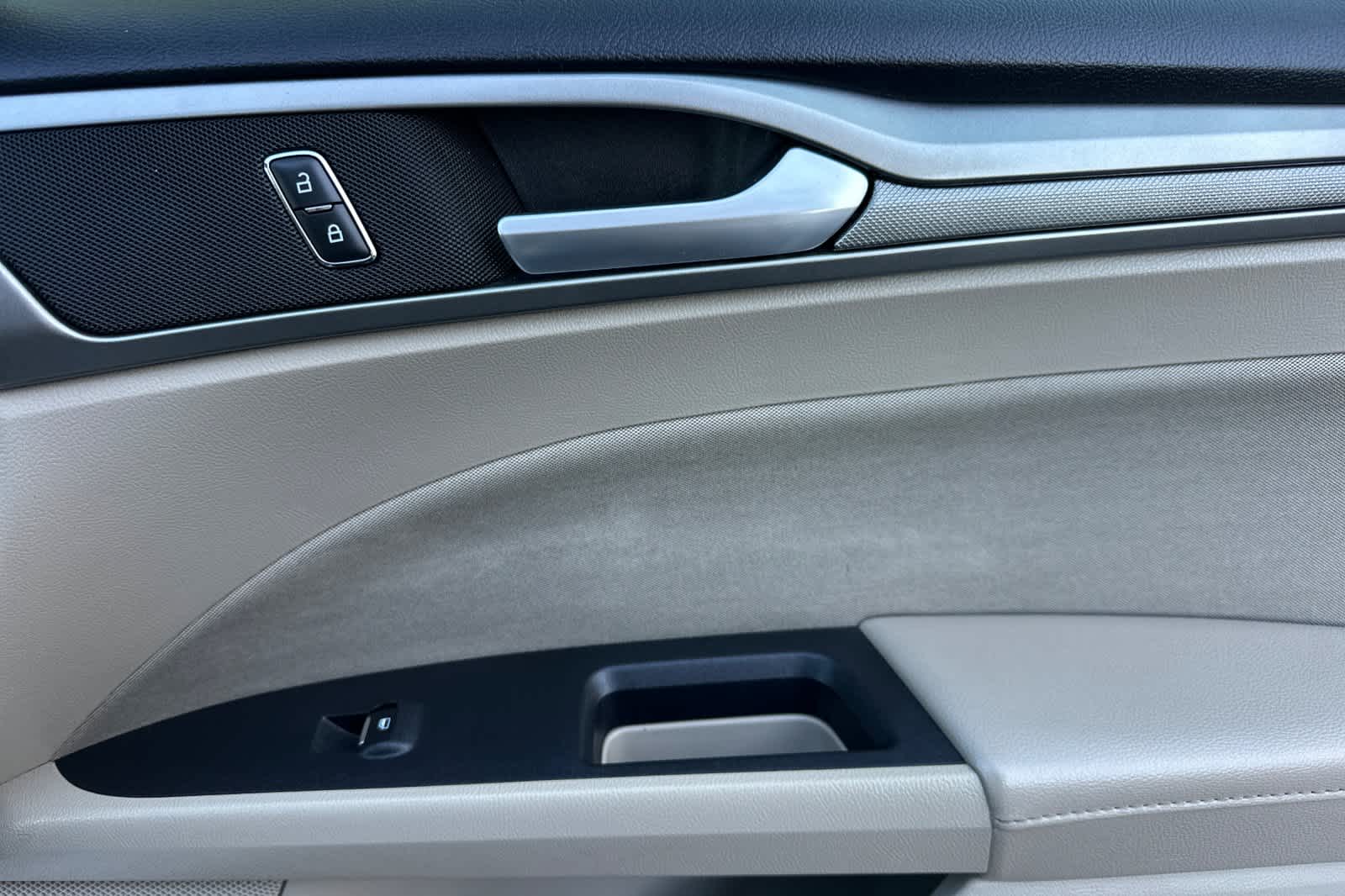 Thumbnail: 2019 Ford Fusion - 18