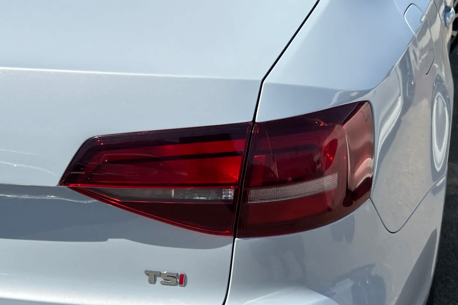 Thumbnail: 2018 Volkswagen Jetta - 18