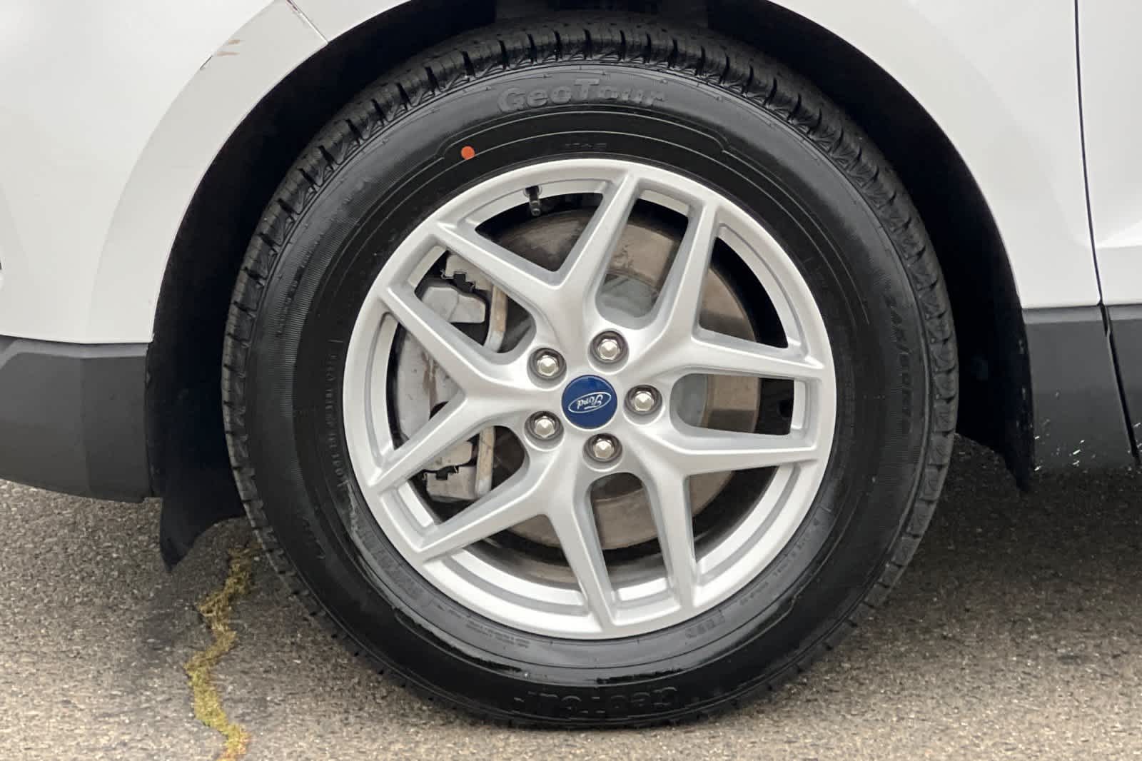 Thumbnail: 2022 Ford Edge - 32