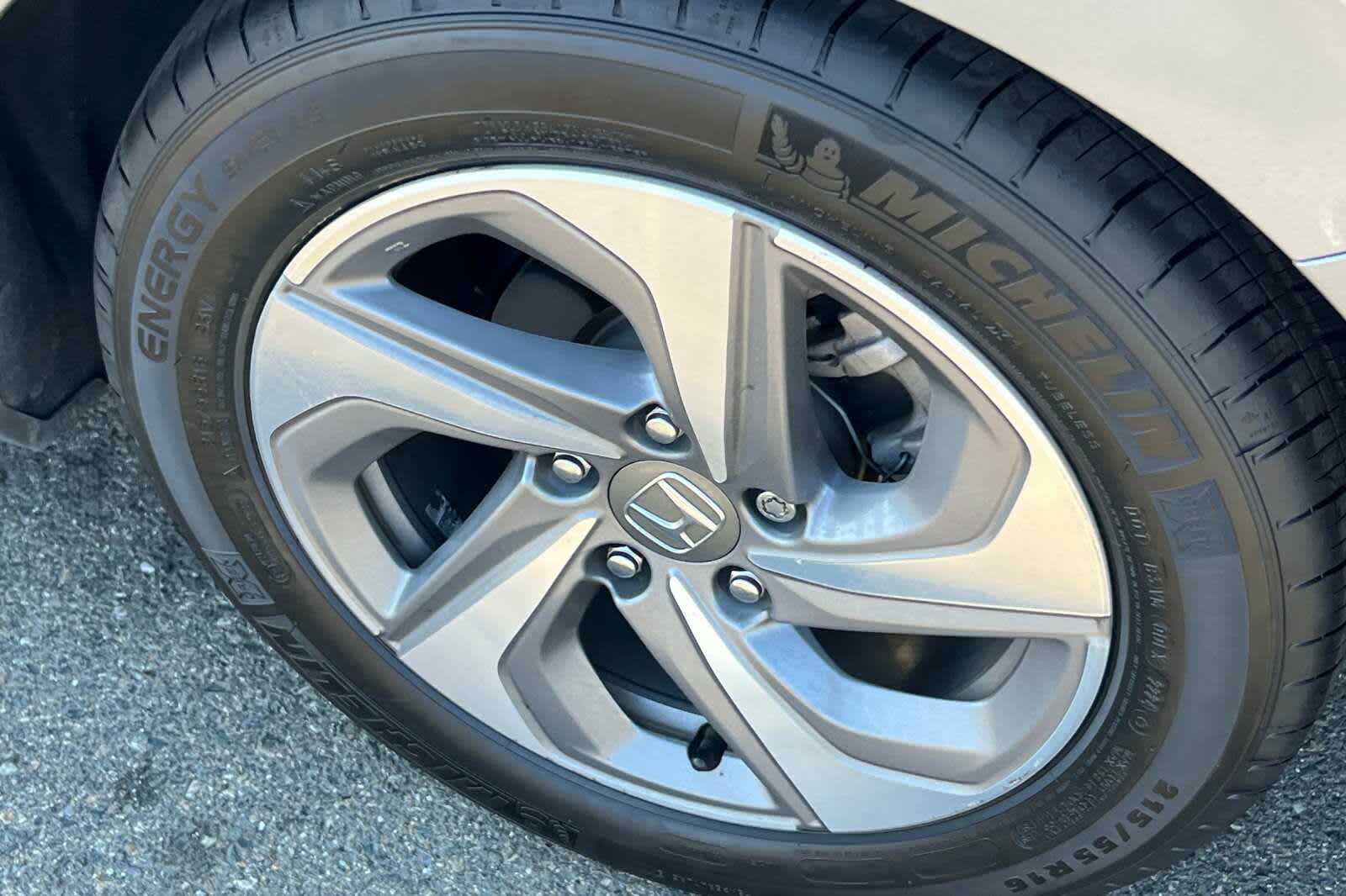 Thumbnail: 2019 Honda Insight - 17