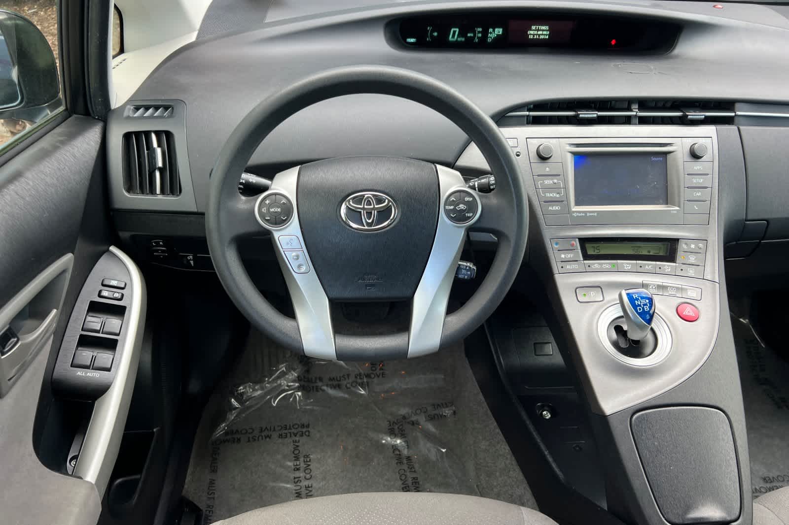 Thumbnail: 2015 Toyota Prius - 14