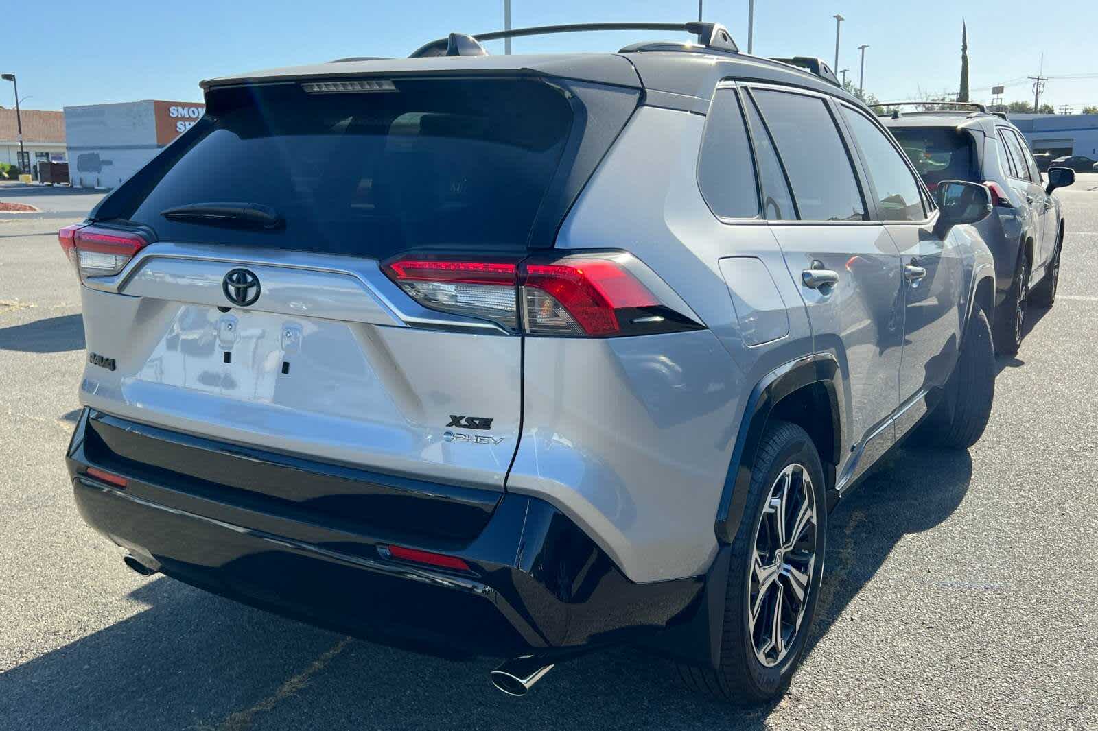 2025 Toyota RAV4 XSE 2