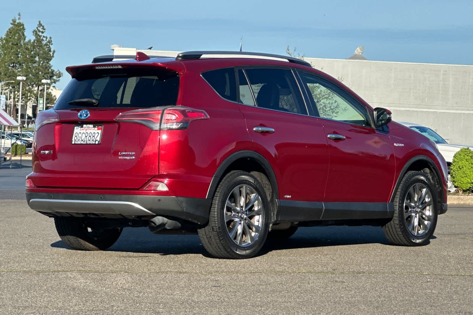 Thumbnail: 2018 Toyota RAV4 - 2