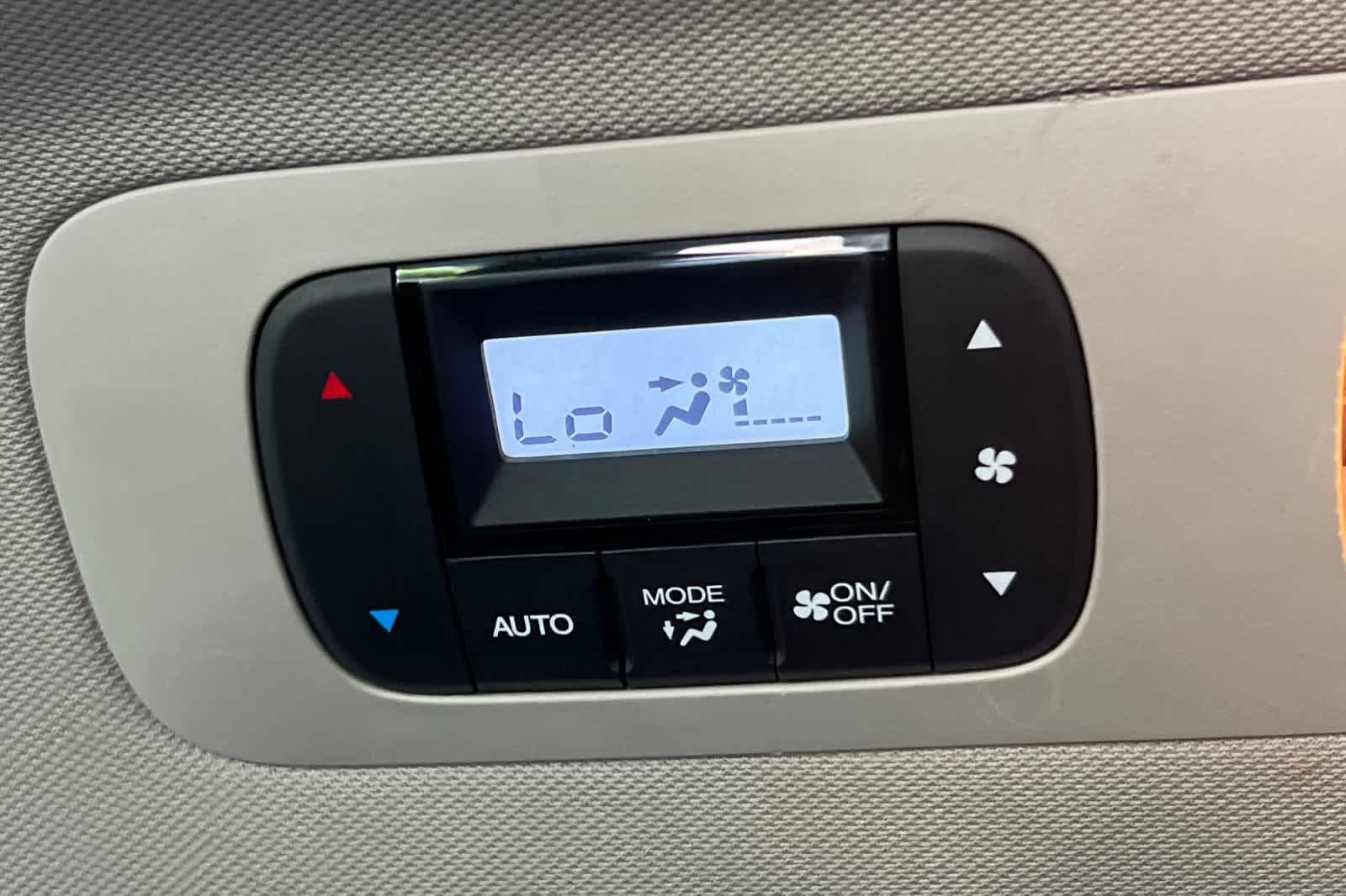 Thumbnail: 2016 Honda Odyssey - 14