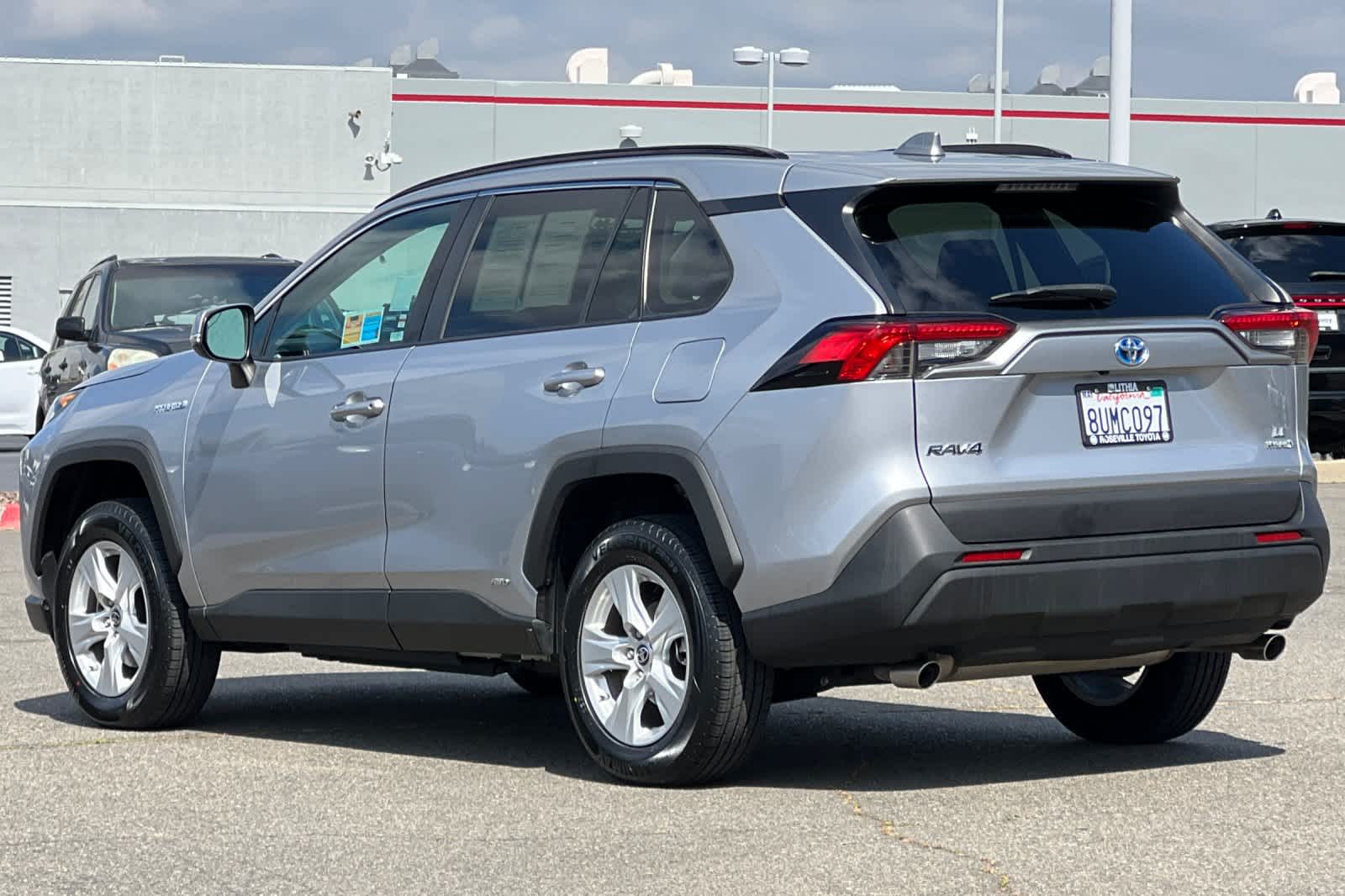 Thumbnail: 2021 Toyota RAV4 - 7
