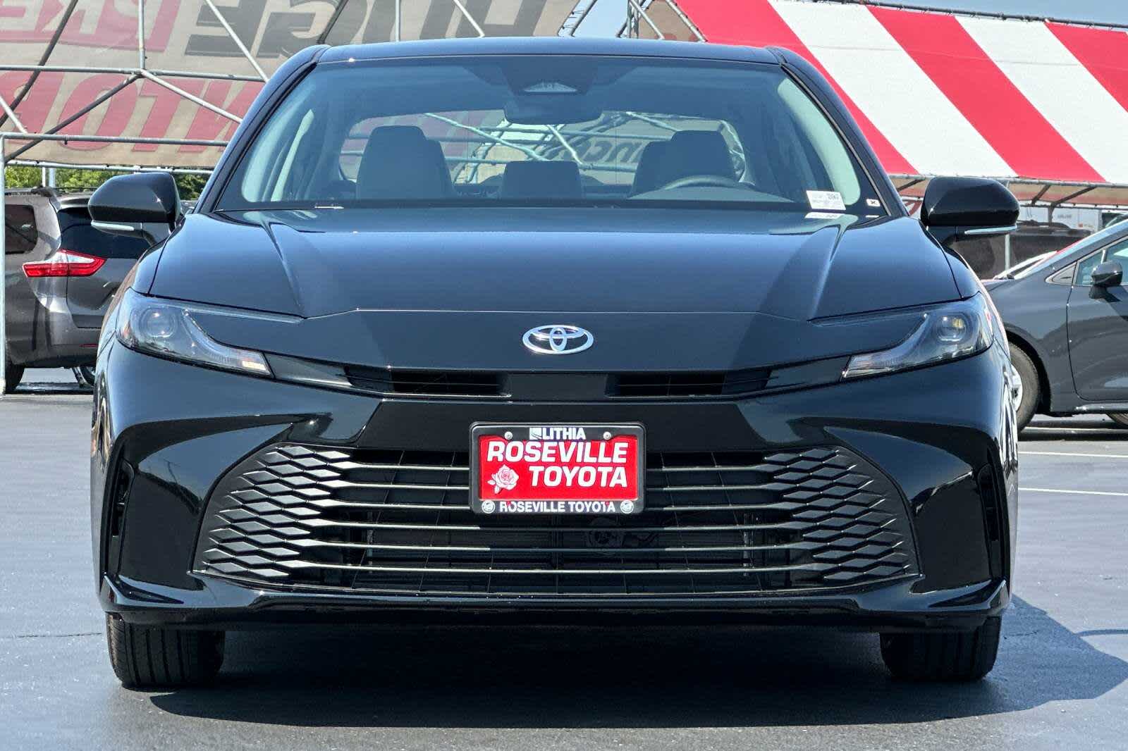 2025 Toyota Camry LE 10