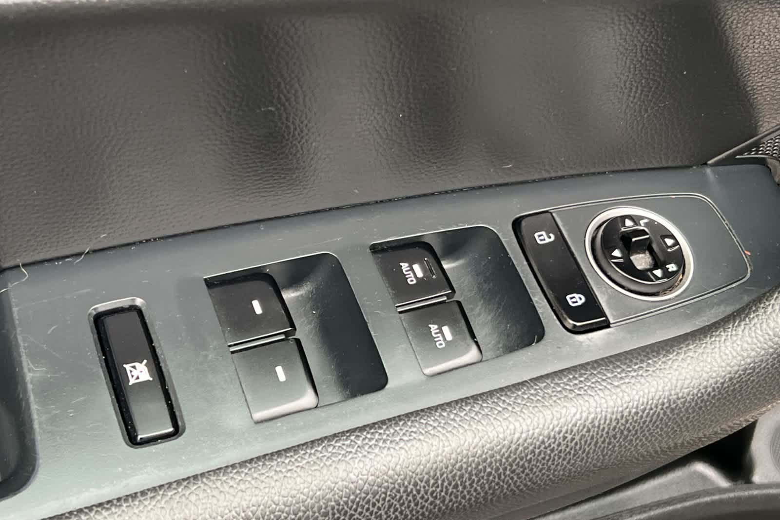 Thumbnail: 2018 Hyundai Sonata - 13