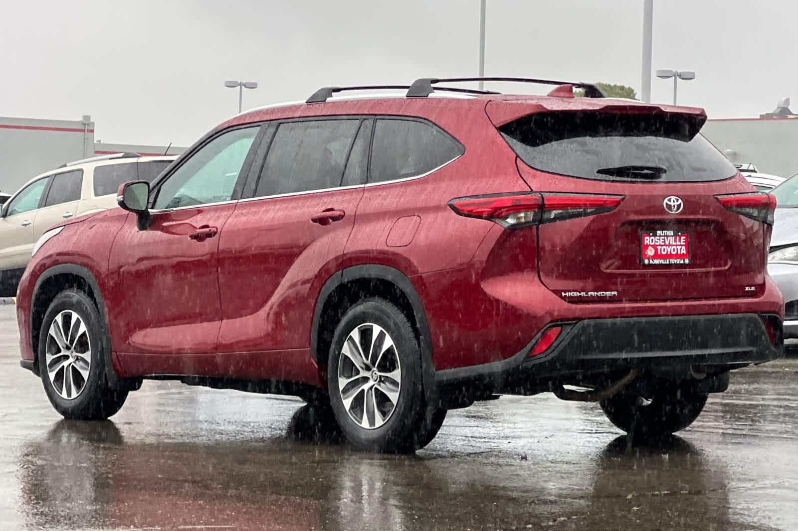 Thumbnail: 2023 Toyota Highlander - 7