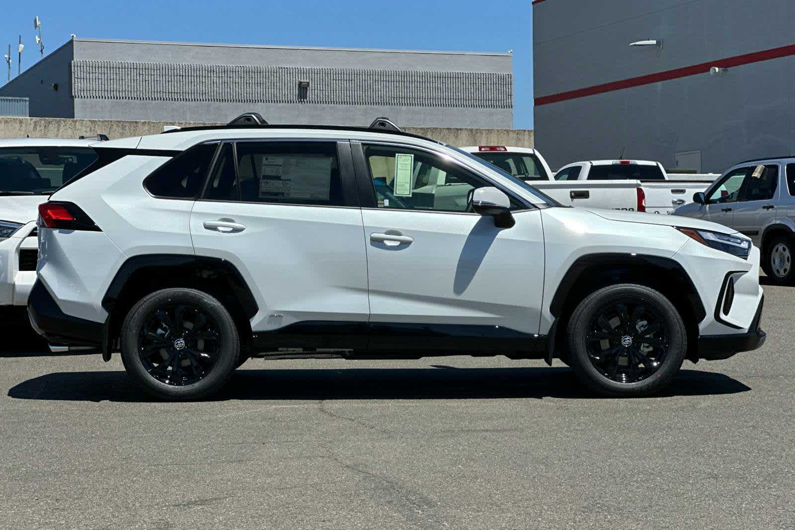 Thumbnail: 2025 Toyota RAV4 - 8