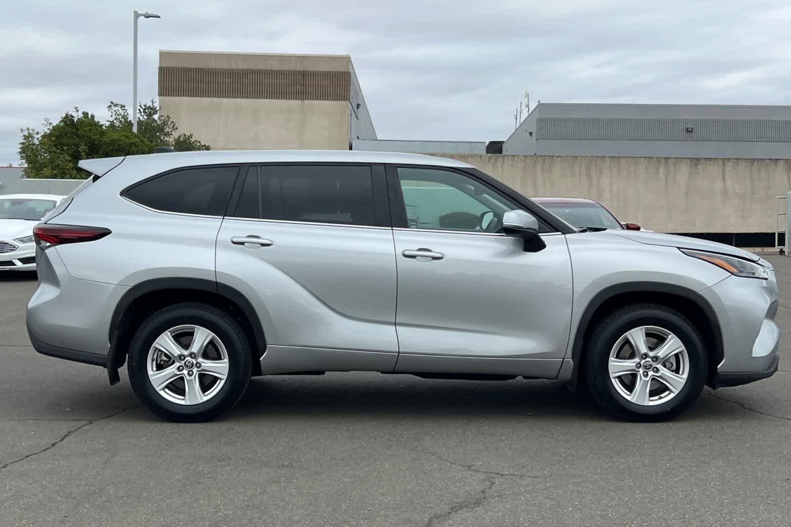 Thumbnail: 2024 Toyota Highlander - 6