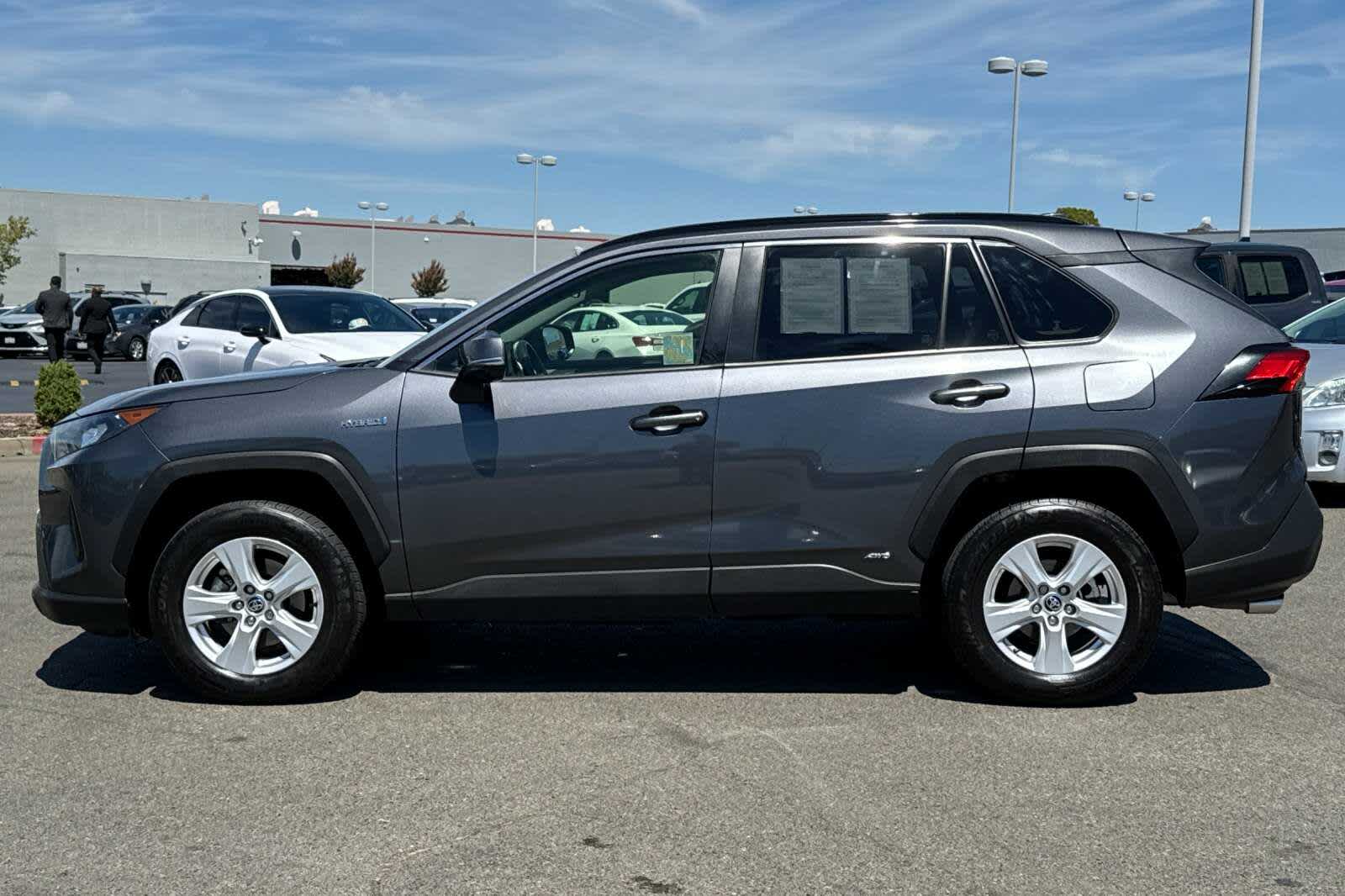 Thumbnail: 2020 Toyota RAV4 - 9