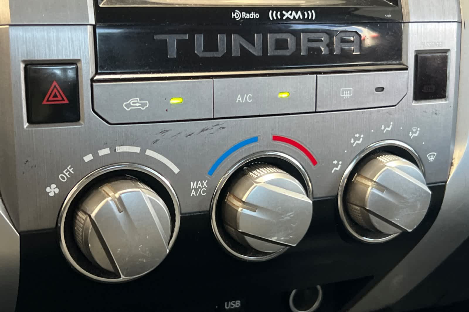 Thumbnail: 2014 Toyota Tundra - 21