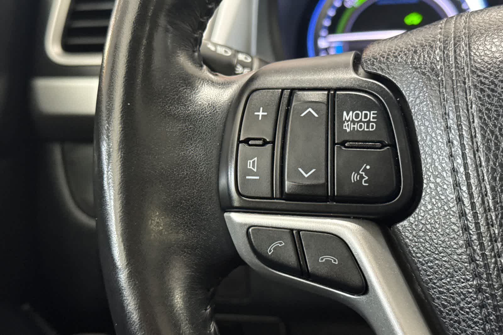 Thumbnail: 2017 Toyota Highlander - 28