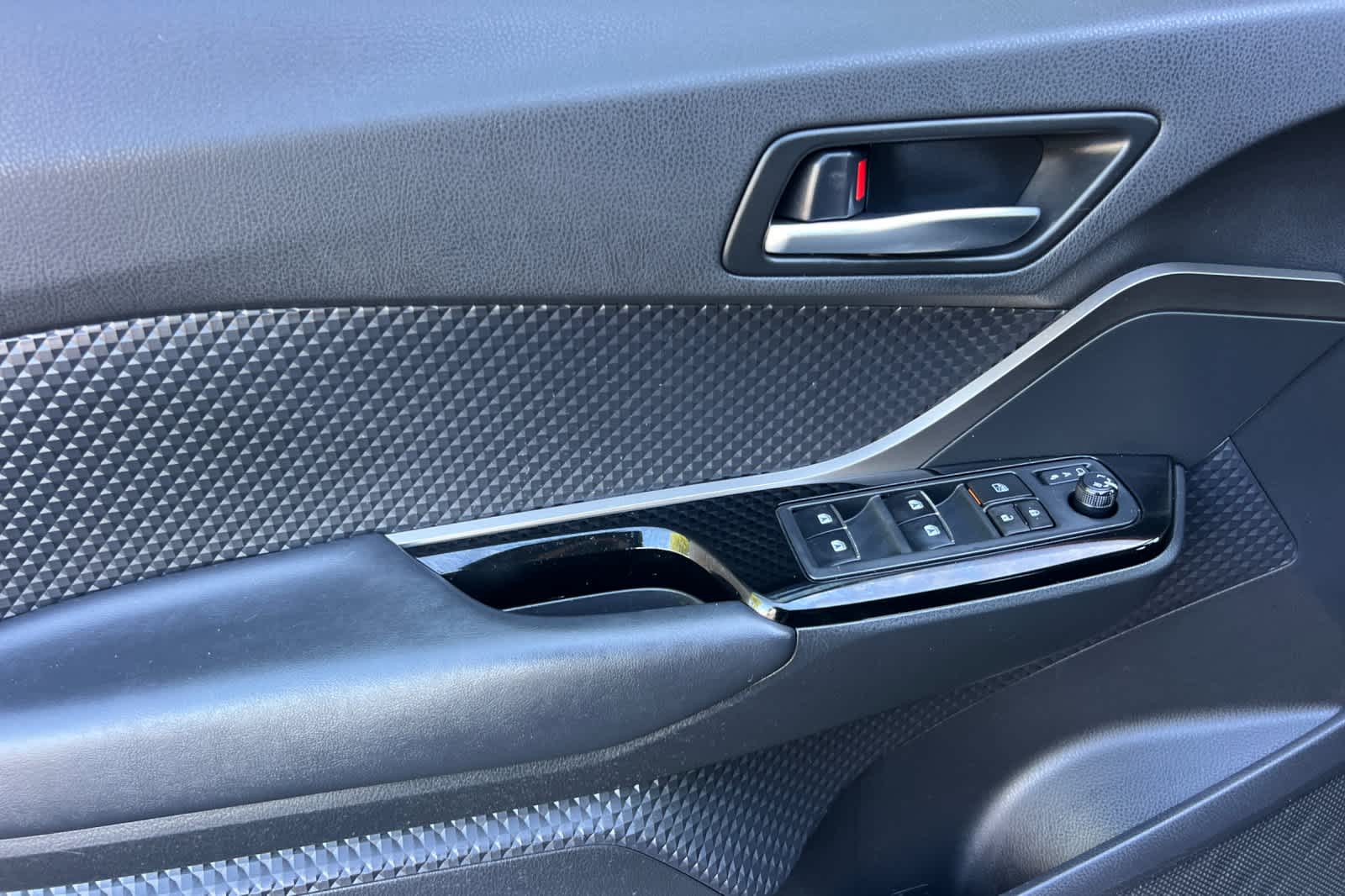 Thumbnail: 2019 Toyota C-HR - 11