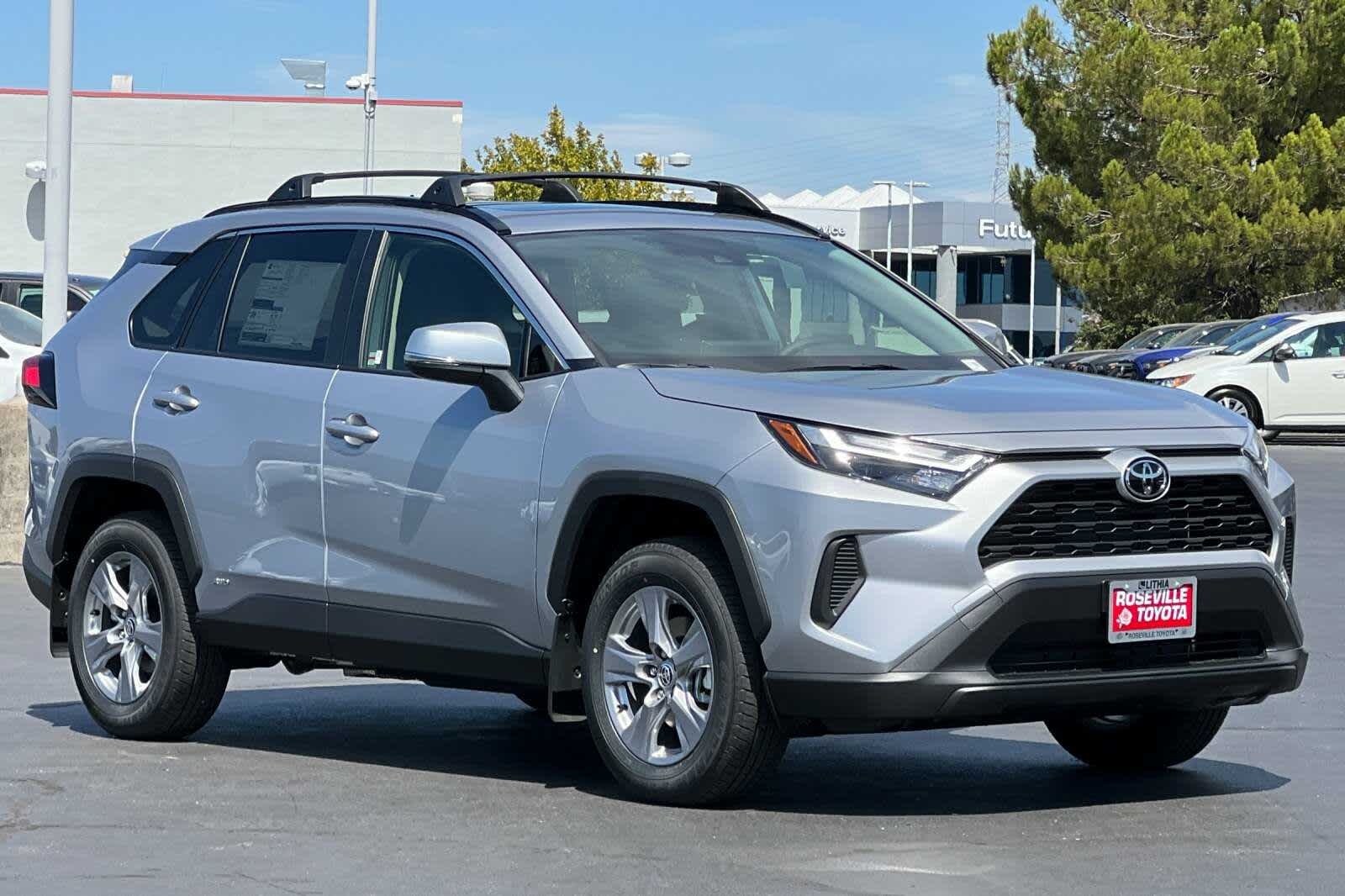 Thumbnail: 2025 Toyota RAV4 - 9