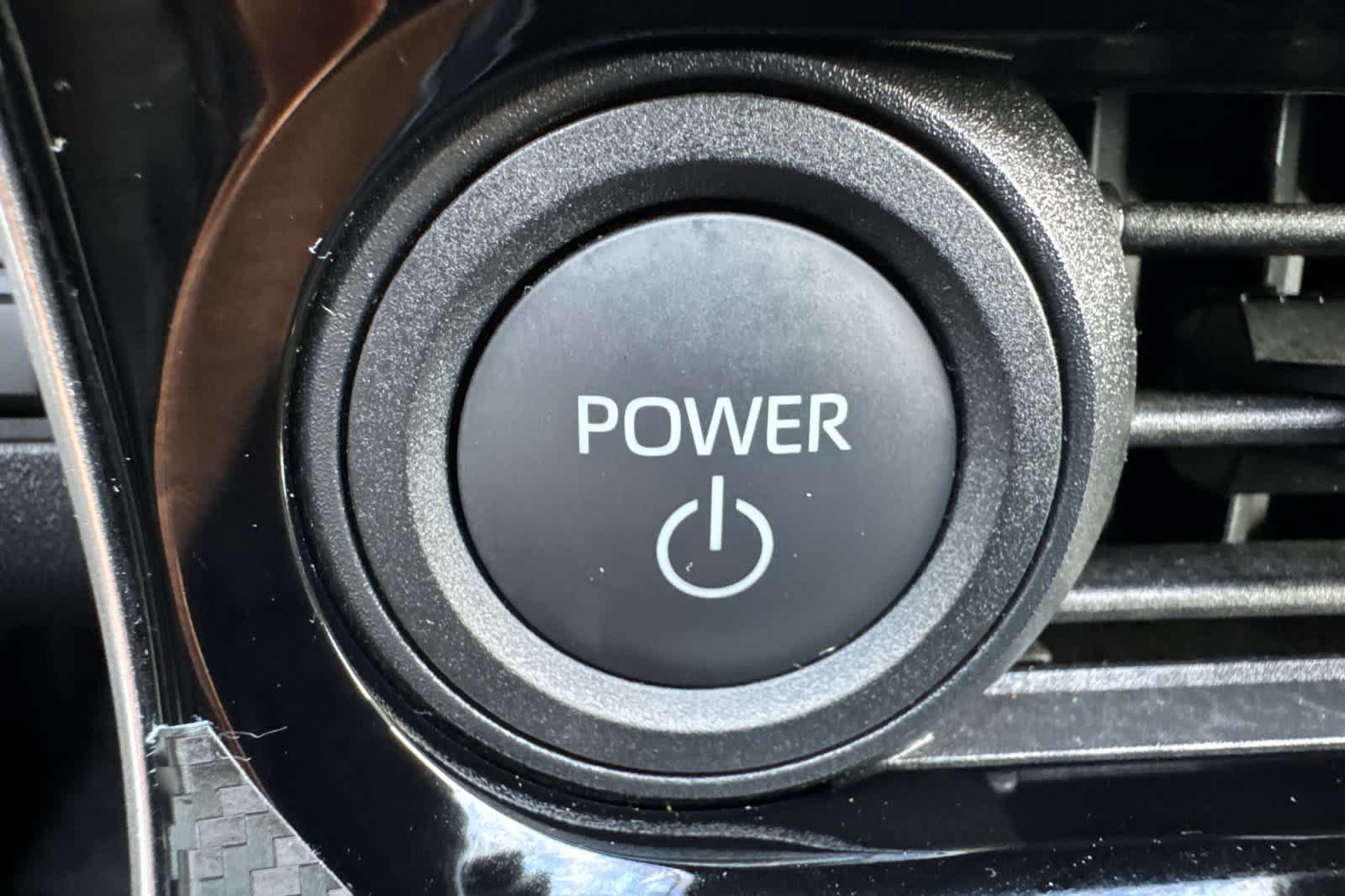 Thumbnail: 2025 Toyota bZ4X - 24