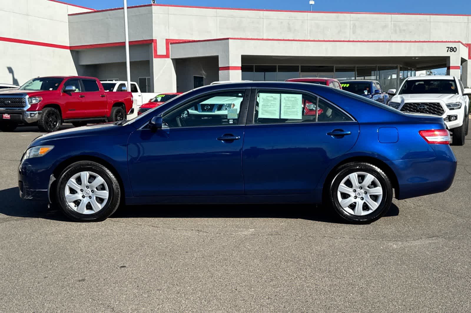 Thumbnail: 2011 Toyota Camry - 9