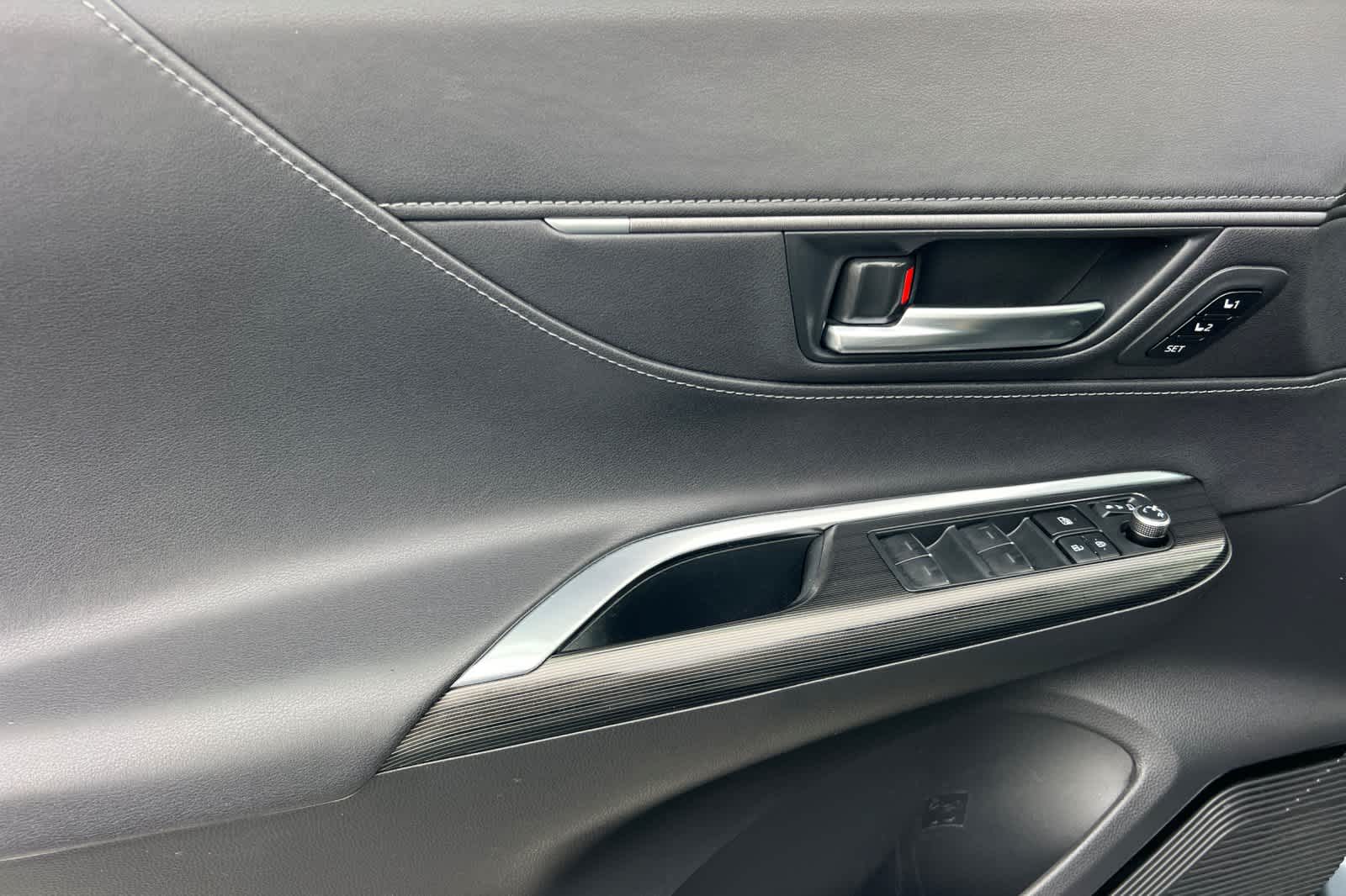 Thumbnail: 2024 Toyota Venza - 12