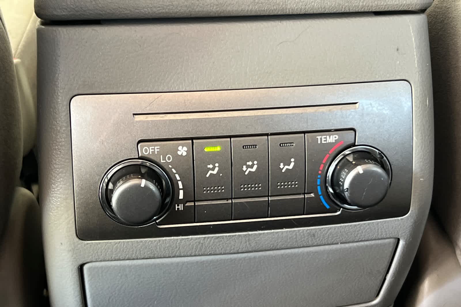 Thumbnail: 2013 Toyota Highlander - 14